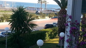 Отель Laguna Beach  Торрокс-Коста